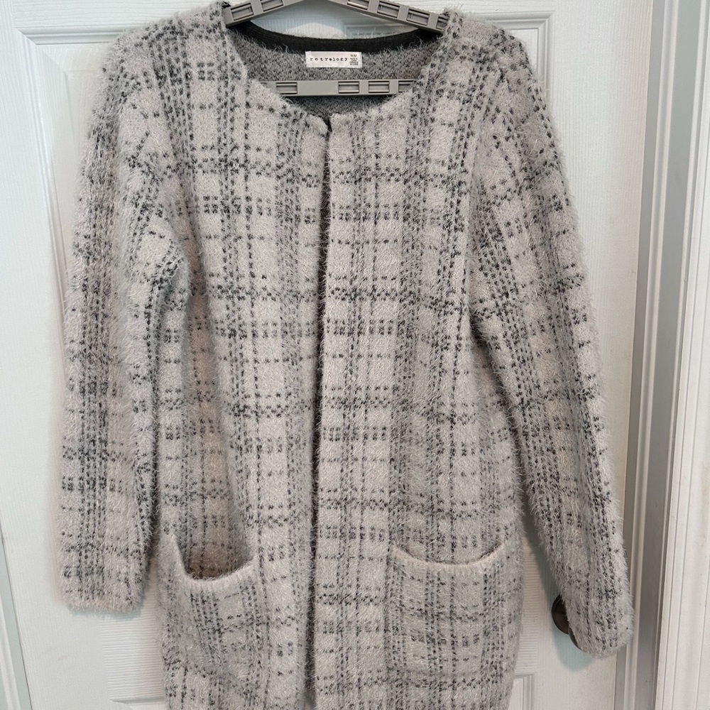 Retrology Gray & Cream Eye Lash Knit Plaid Cardigan w Hook Eye Closure Size M